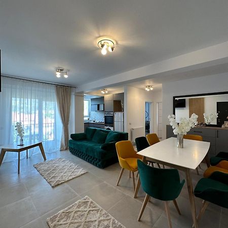 Apartamente Arinis Gura Humorului Luaran gambar