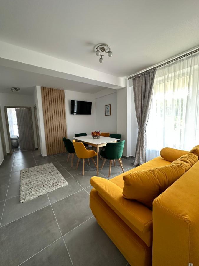 Apartamente Arinis Gura Humorului Luaran gambar