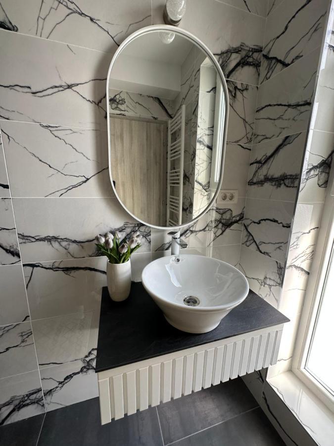 Apartamente Arinis Gura Humorului Luaran gambar