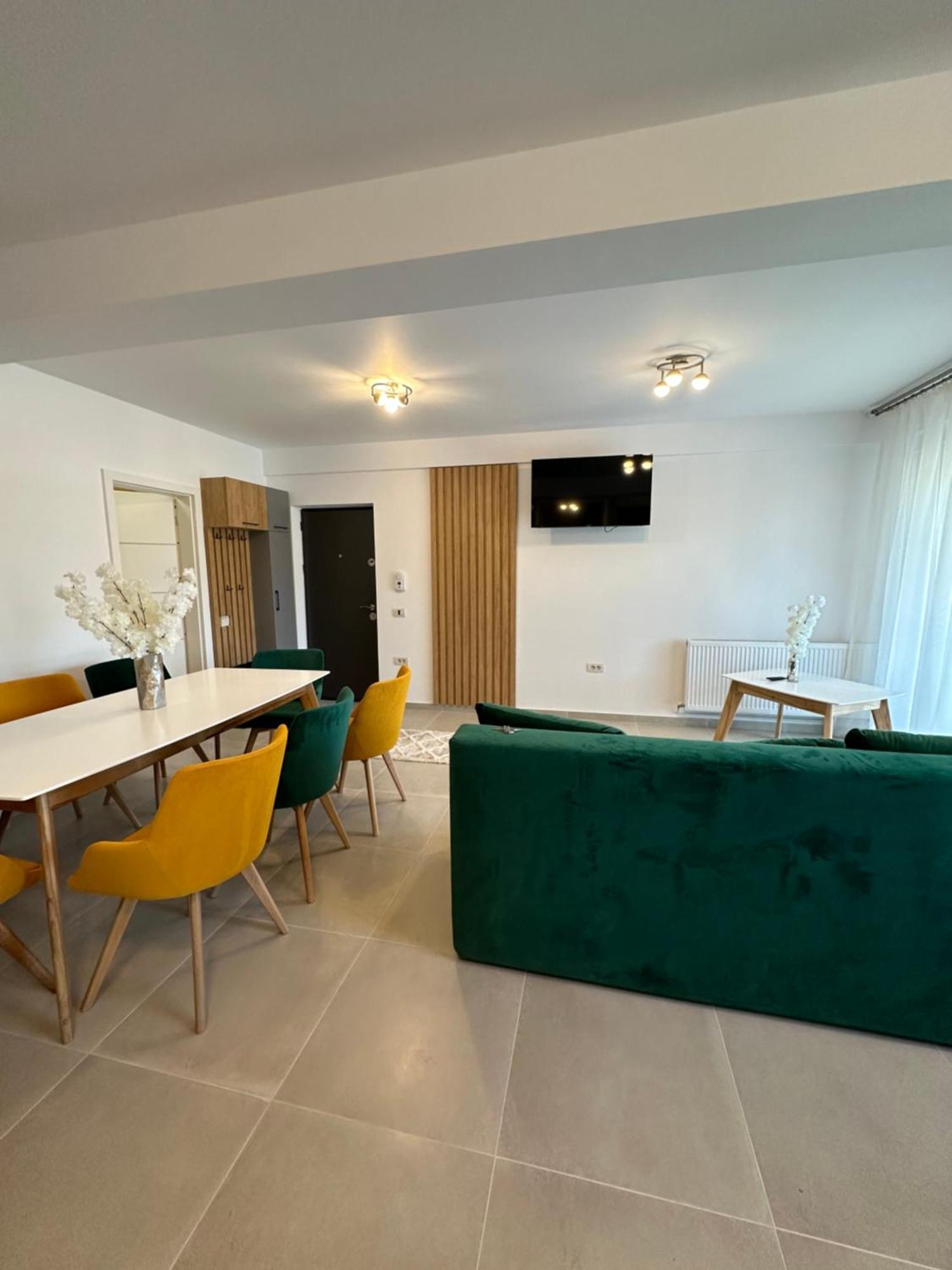 Apartamente Arinis Gura Humorului Luaran gambar